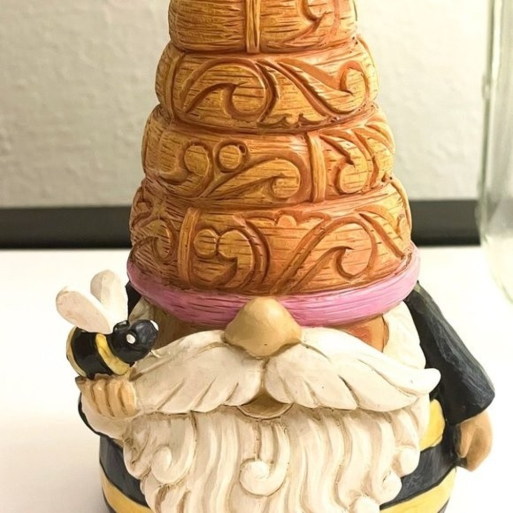 Jim Shore Bumblebee Gnome - Picture 5 of 8